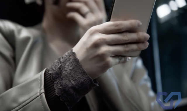 SNS時代のつきまとい被害とは？巧妙化する手口と防止策を徹底解説