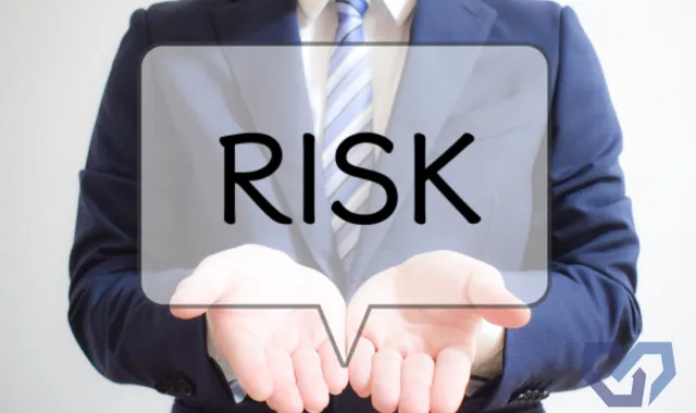 手の上にリスクの吹き出し