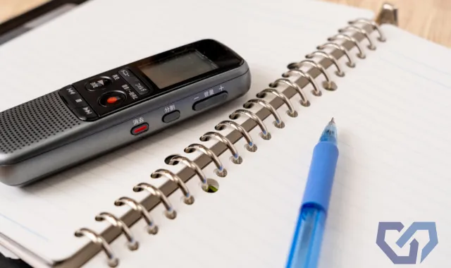 話が漏れている