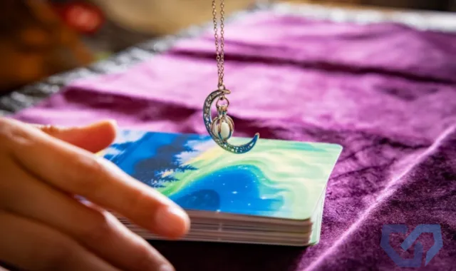 ただの占いが「洗脳」に変わってしまう理由