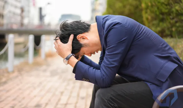 孤独に溺れる人