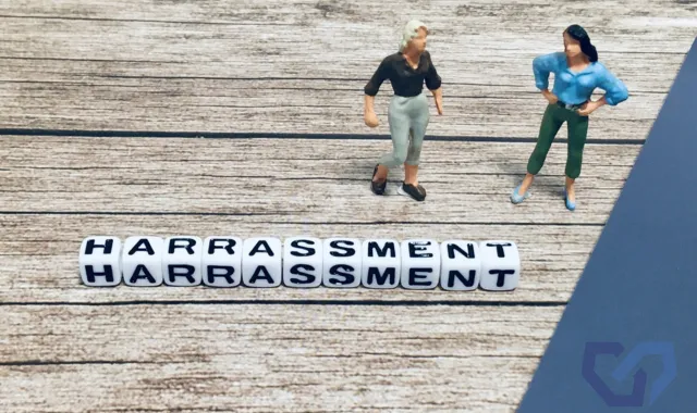 HARRASSMENTの文字