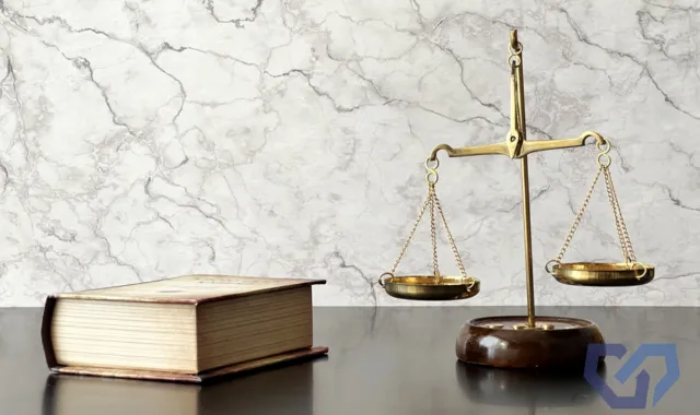 六法全書と天秤