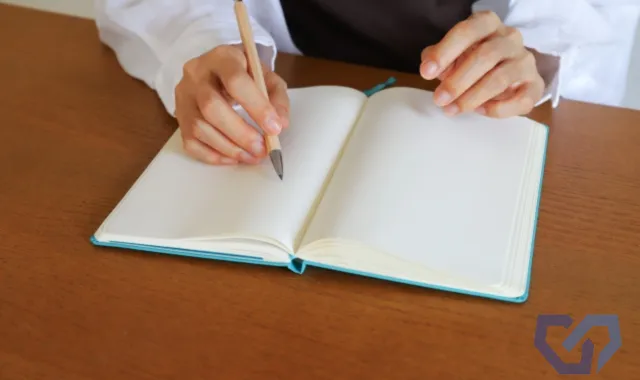 記録を取る女性