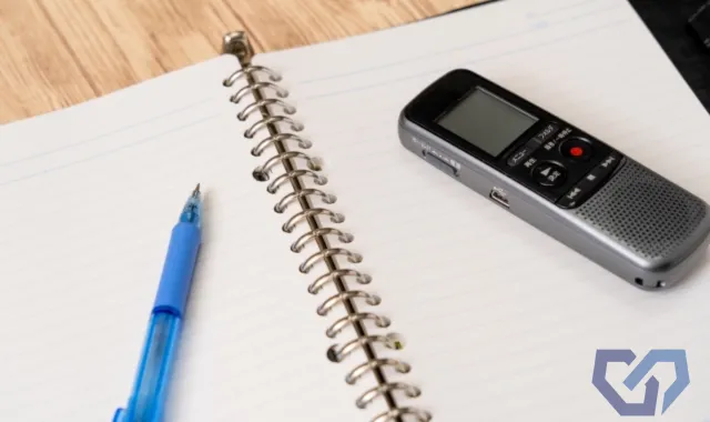 メモ帳・ペン・ボイスレコーダーの写真