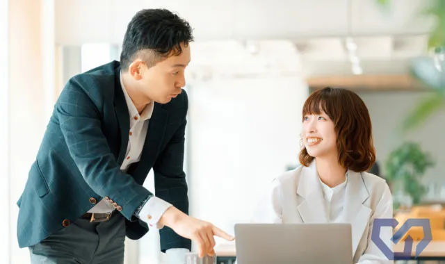 相談窓口の男女