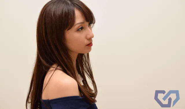 対話をうやむやにされた女性