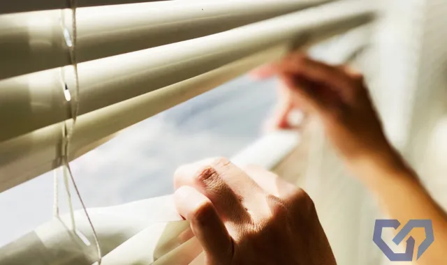 閉鎖空間にある人