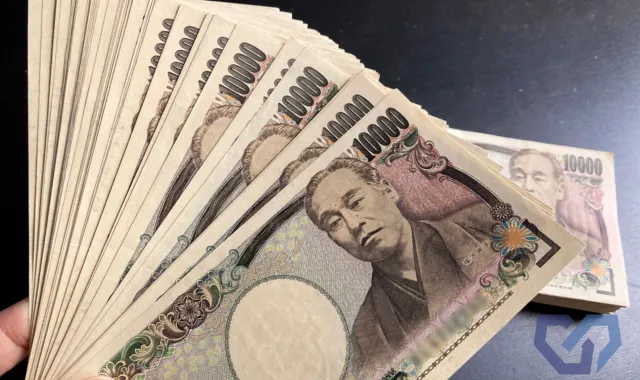 大量の一万円札