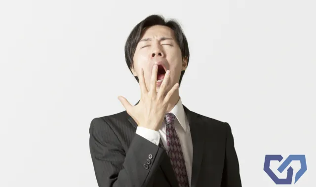 仕事に追われるサラリーマン